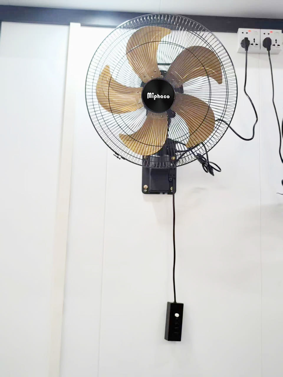 quat_treo_tuong_miphaco_1